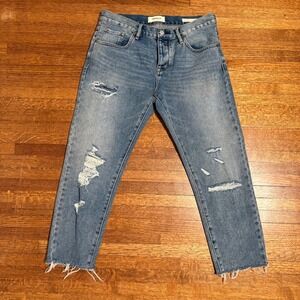 PacSun Girlfriend Jeans Light Wash Distressed Denim Cropped Raw‎ Hem Size 28